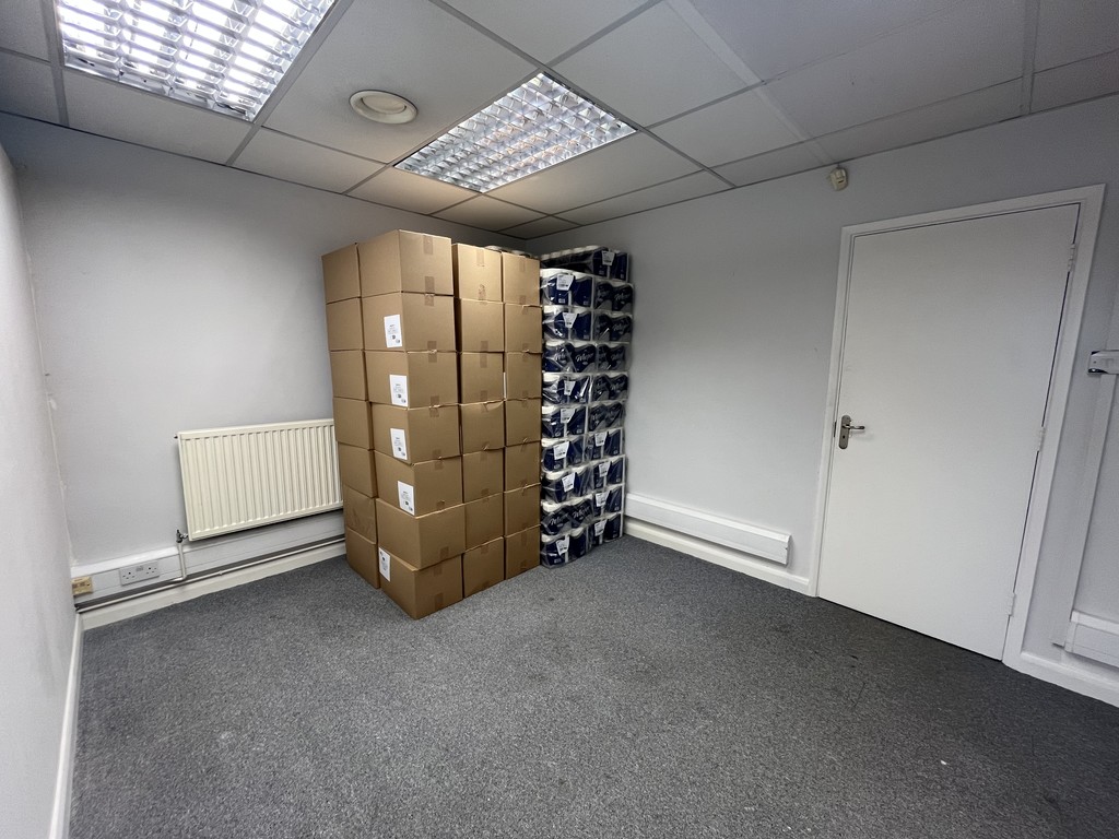 To rent in Browells Lane, Feltham - Property Image 5