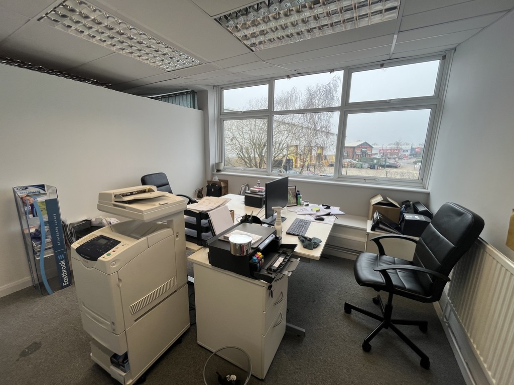 To rent in Browells Lane, Feltham - Property Image 6