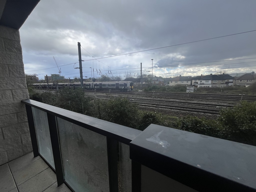 3 bed flat to rent in Gatefold Building, Hayes 12