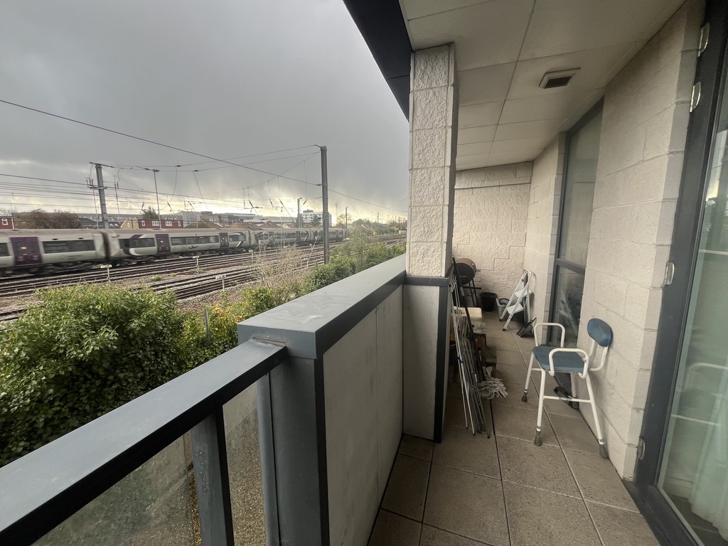 3 bed flat to rent in Gatefold Building, Hayes  - Property Image 15