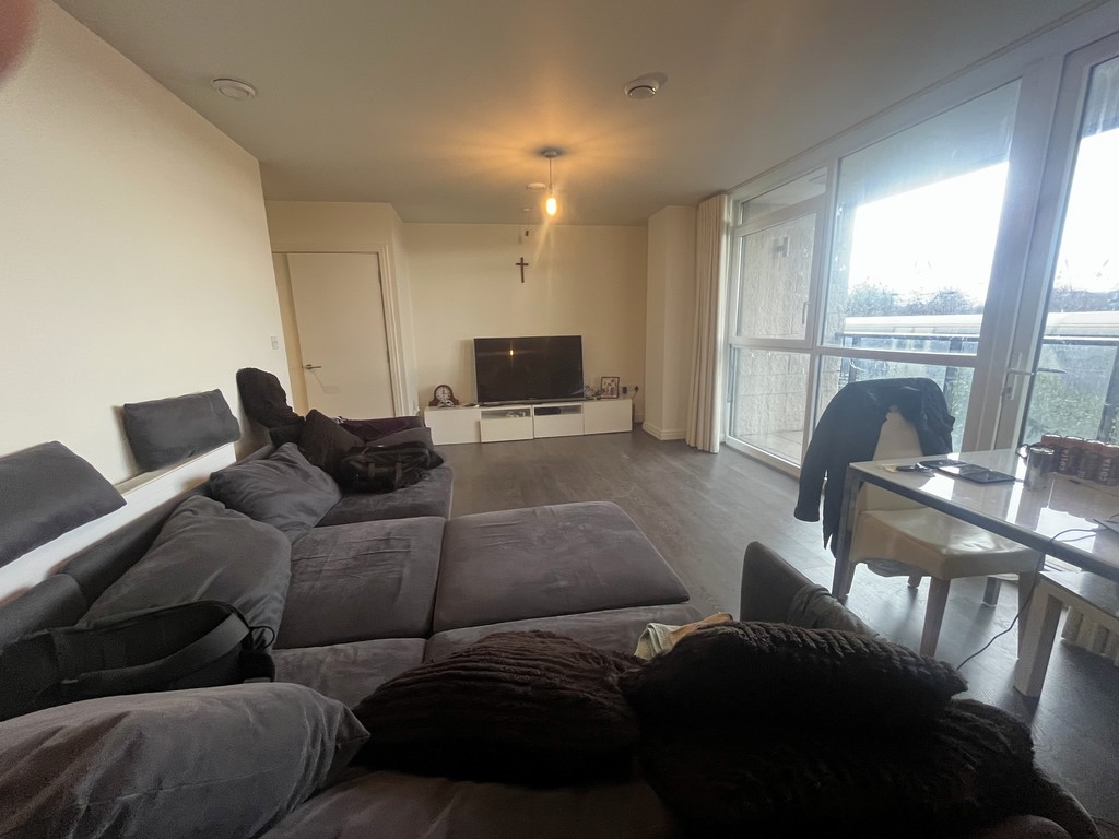 3 bed flat to rent in Gatefold Building, Hayes  - Property Image 8