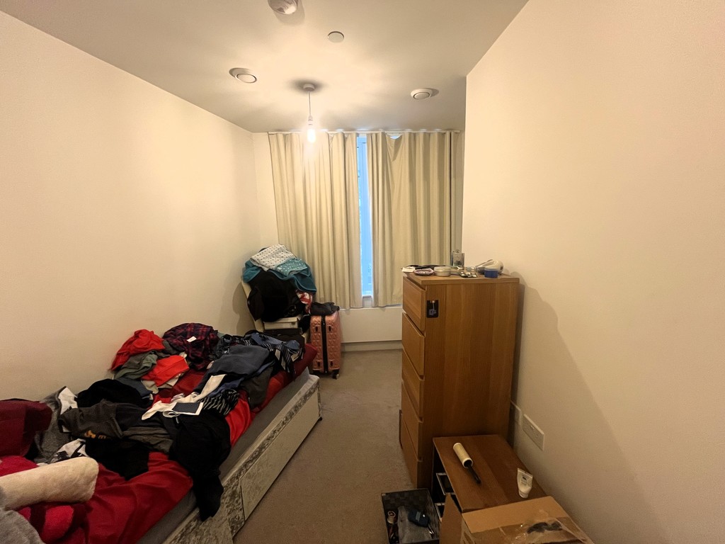 3 bed flat to rent in Gatefold Building, Hayes  - Property Image 6