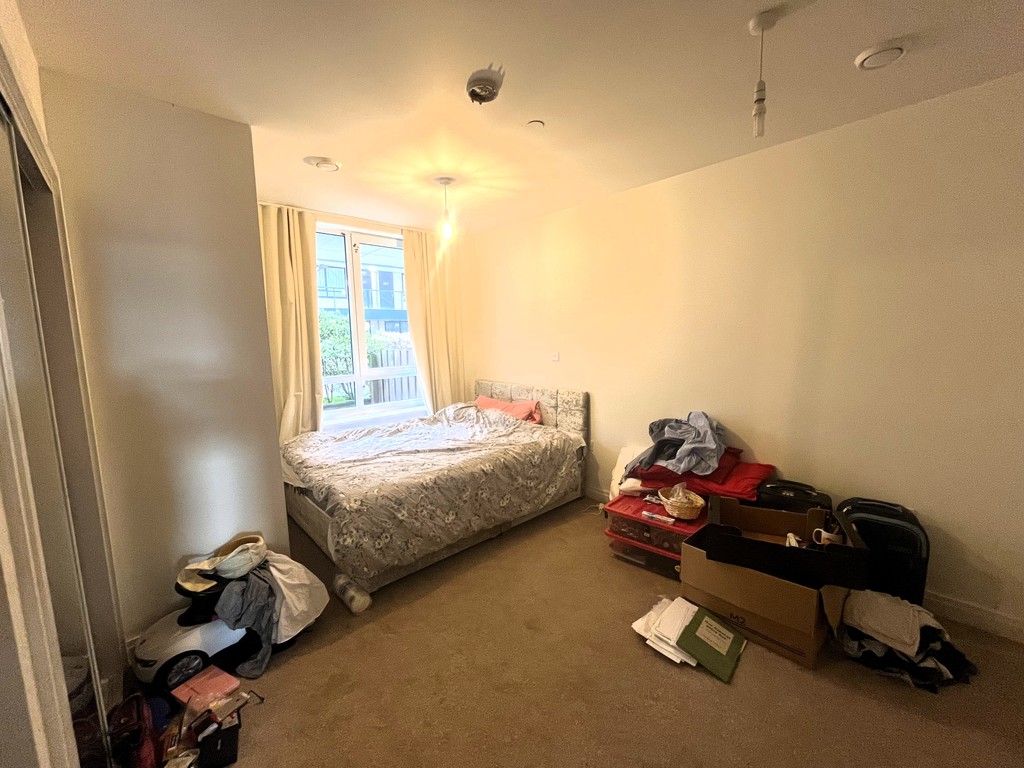 3 bed flat to rent in Gatefold Building, Hayes  - Property Image 9