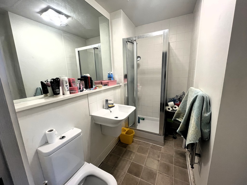 3 bed flat to rent in Gatefold Building, Hayes  - Property Image 12