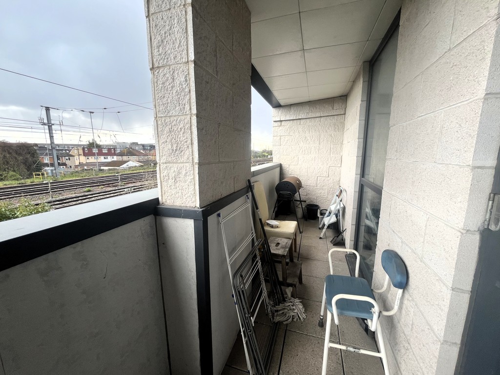 3 bed flat to rent in Gatefold Building, Hayes  - Property Image 14