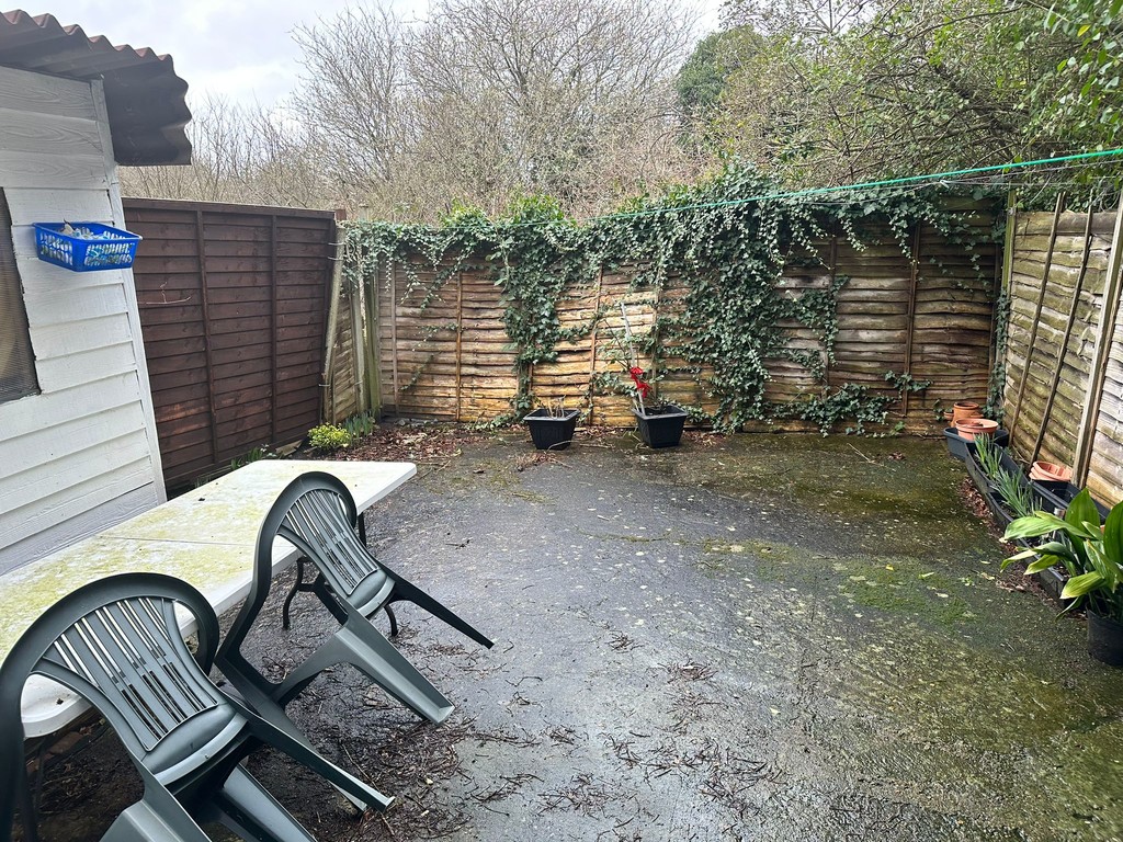 House share to rent in Wellington Road, Feltham 1