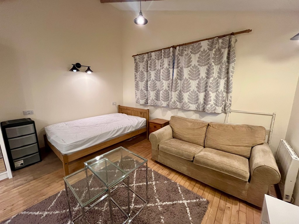 Empire Estates are pleased to present this purpose-built and spacious studio superbly located on Thornbury road in Osterley TW7. This studio is INCLUSIVE OF WATER BILL has many benefits including its own private entrance, fitted modern kitchen with fridge/freezer, washing machine and dryer, electric cooker and a modern  spacious bathroom.   The property is an excellent located as it is only minutes away close distance Osterley Tube Station, Osterley Villiage with many shops, The Great West Road A4, Tesco, Homebase, bus stops with excellent transport links to surroundings areas, Hounslow and Isleworth Train station, West Middlesex Hospital.  COUNCIL TAX BAND A - APPROX £1,390.55 PER ANNUM.