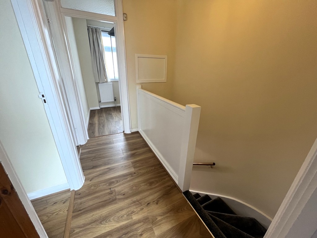 3 bed semi-detached house to rent in Wentworth Road, Middlesex 7