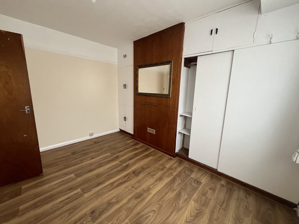 3 bed semi-detached house to rent in Wentworth Road, Middlesex 14