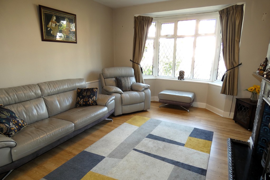 3 bed semi-detached house for sale in Ellington Road, Hounslow 6