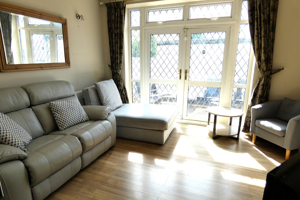 3 bed semi-detached house for sale in Ellington Road, Hounslow  - Property Image 4