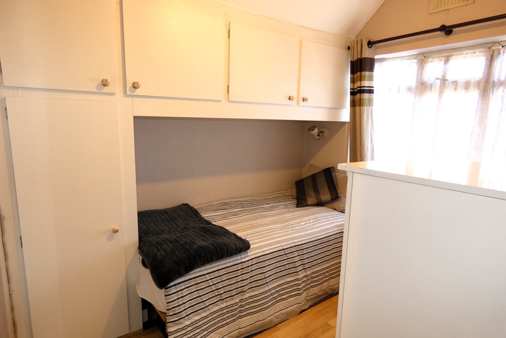 3 bed semi-detached house for sale in Ellington Road, Hounslow 28
