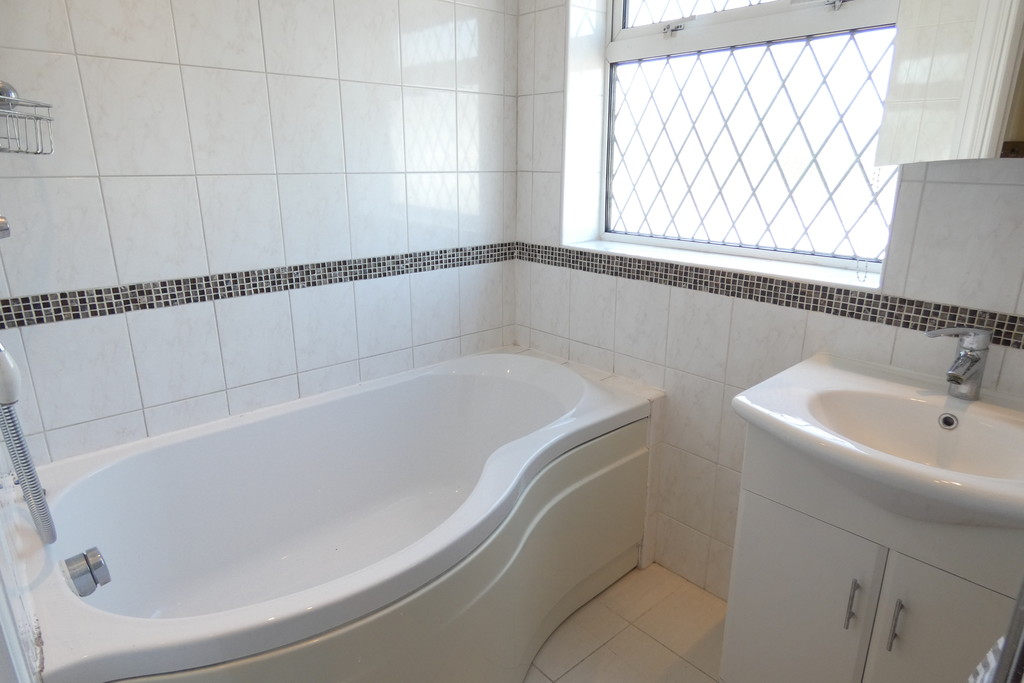 3 bed semi-detached house for sale in Ellington Road, Hounslow  - Property Image 32