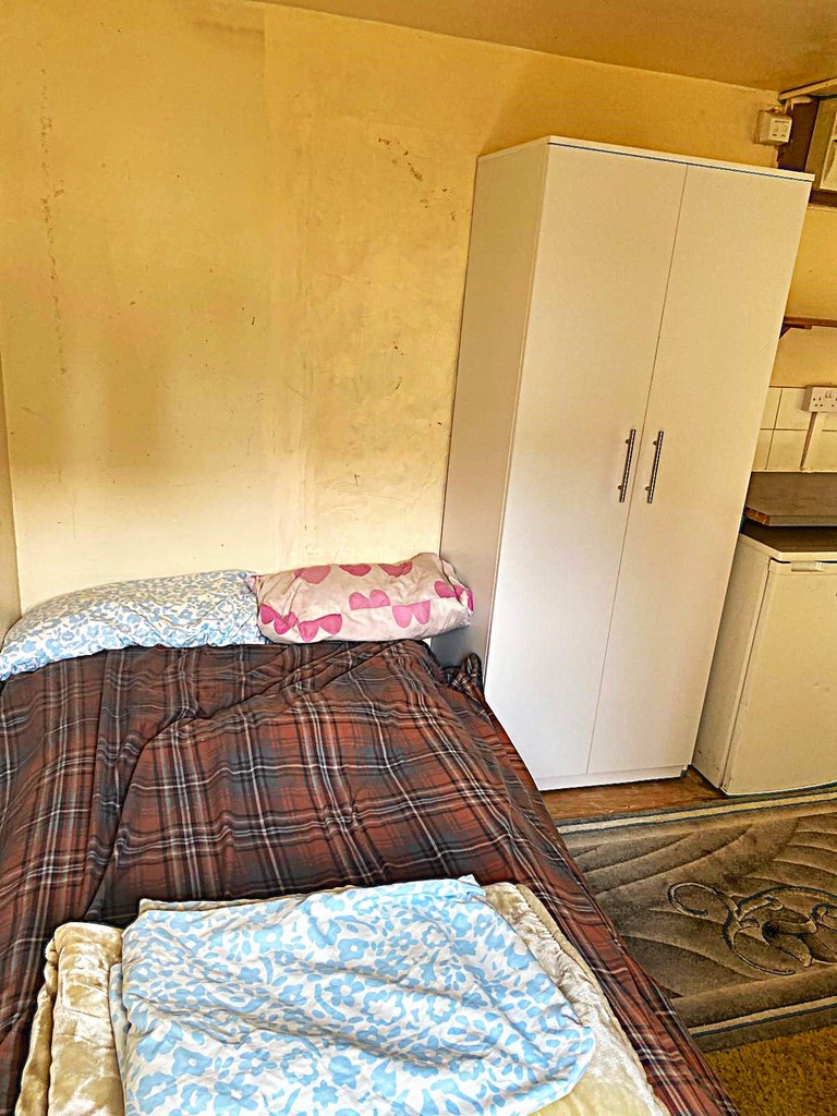 1 bed studio flat to rent in Townsend Road, Southall  - Property Image 6