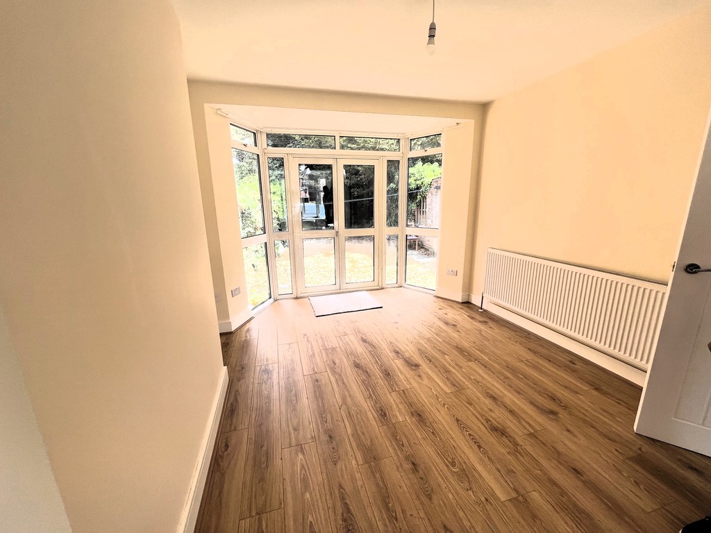 3 bed semi-detached house to rent in Avenue Crescent, Cranford  - Property Image 2