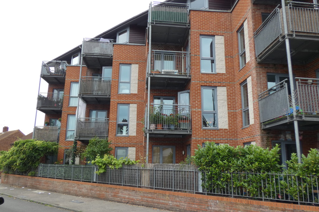 1 bed flat to rent in New Road, Feltham  - Property Image 9