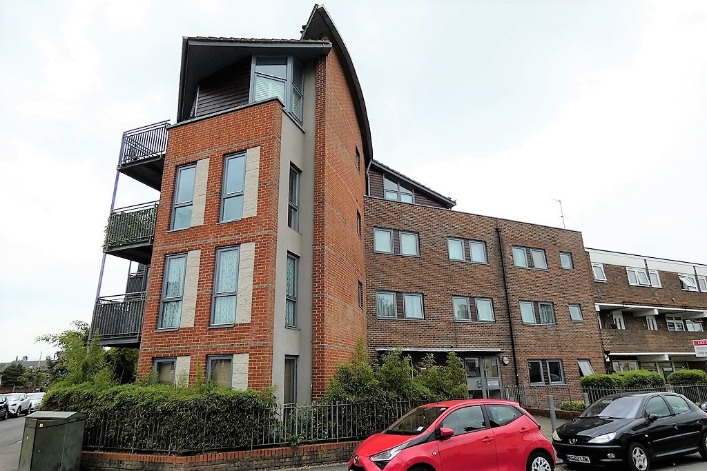 1 bed flat to rent in New Road, Feltham  - Property Image 2