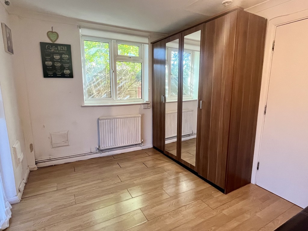 House share to rent in Wellington Road, Feltham 1