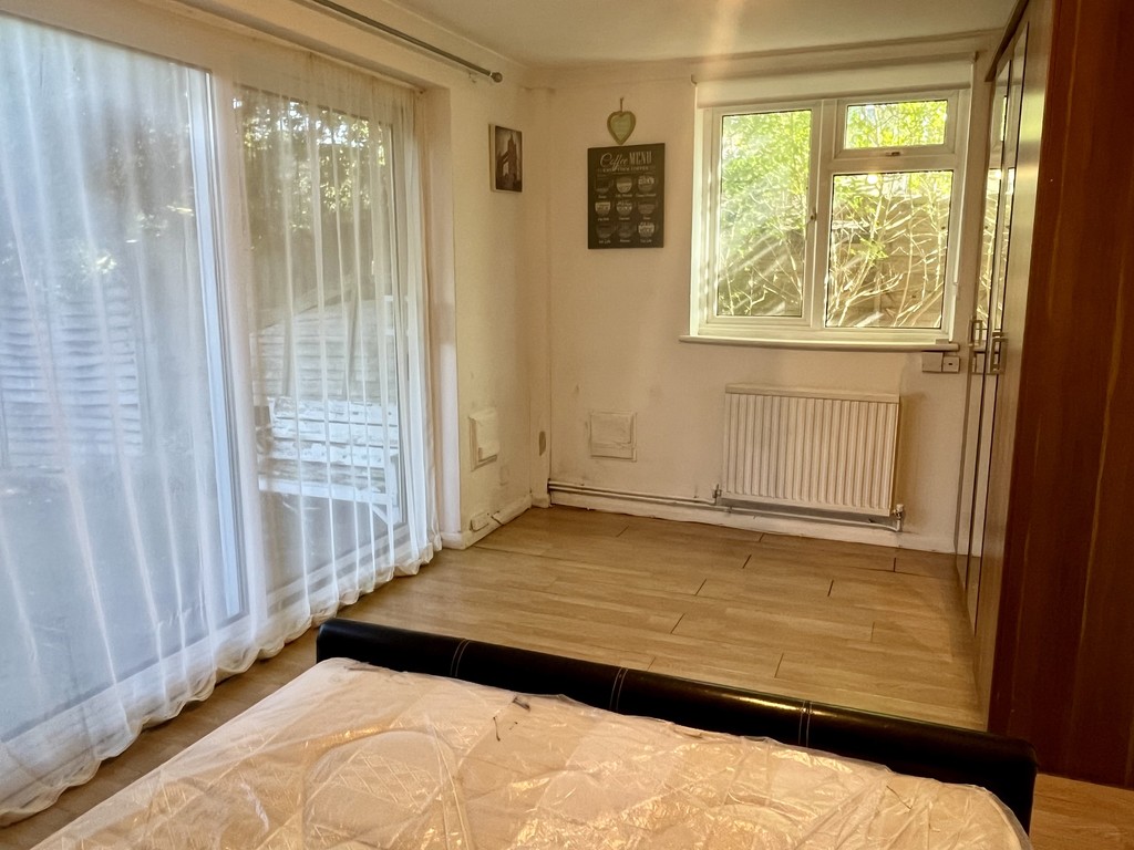 House share to rent in Wellington Road, Feltham 2