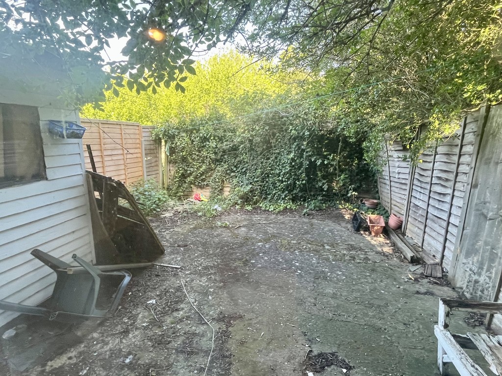House share to rent in Wellington Road, Feltham 6