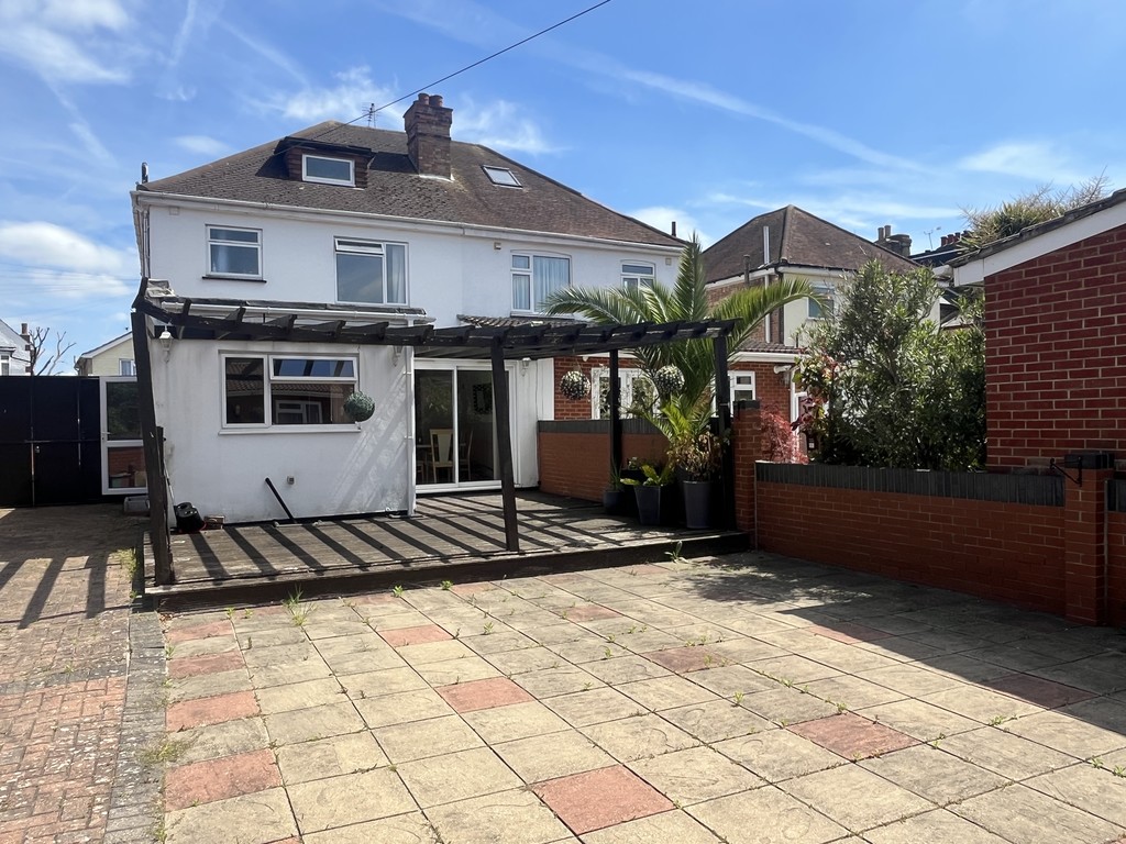 4 bed semi-detached house for sale in Martindale Road, Middlesex 1