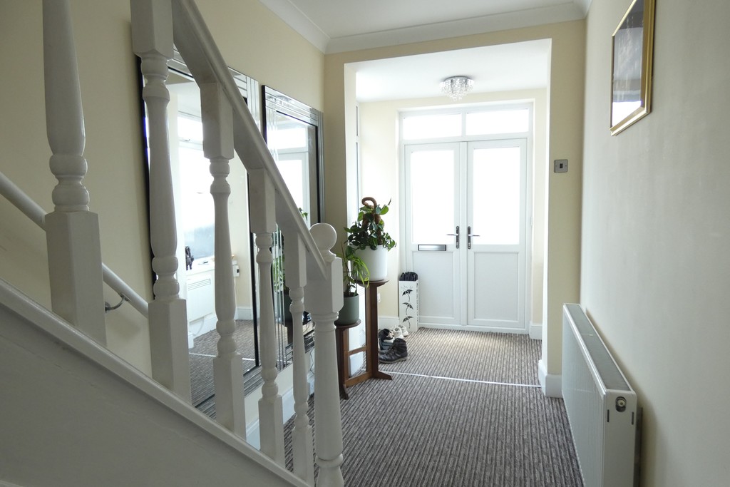 4 bed semi-detached house for sale in Martindale Road, Middlesex  - Property Image 19