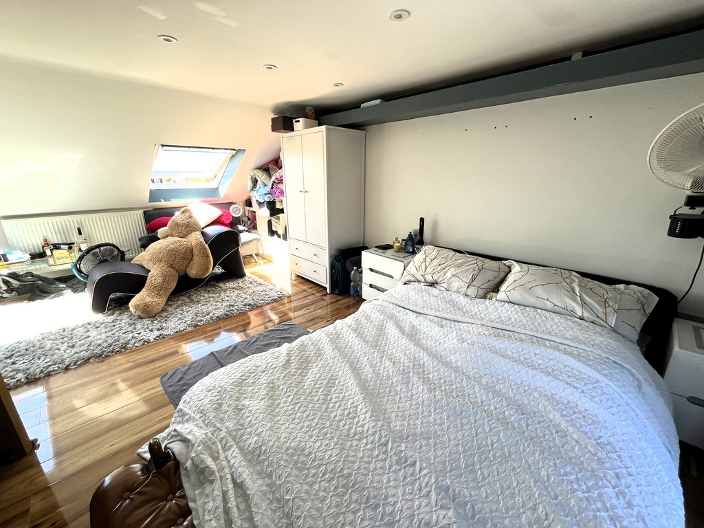 6 bed semi-detached house to rent in Bedfont Lane, Feltham 18