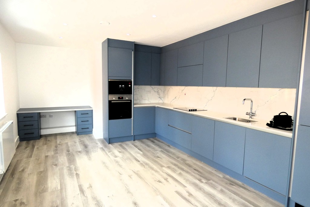 1 bed flat to rent in Eaton Place, Reading 1