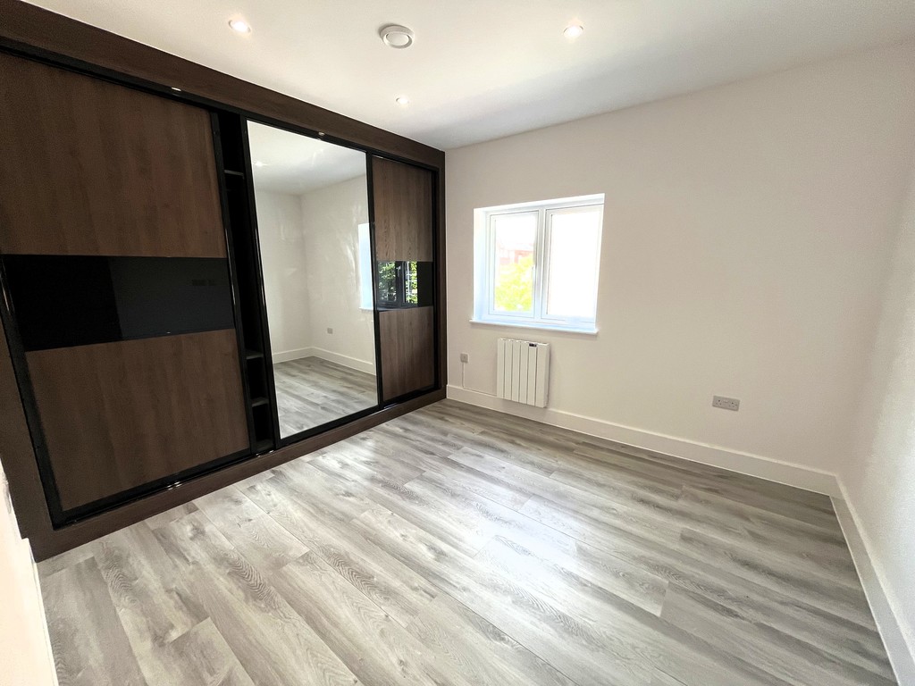 1 bed flat to rent in Eaton Place, Reading 2