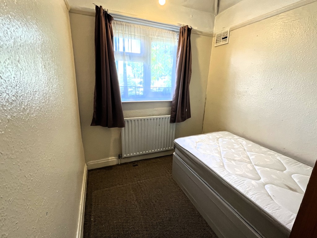 3 bed semi-detached house for sale in York Way, Feltham 10