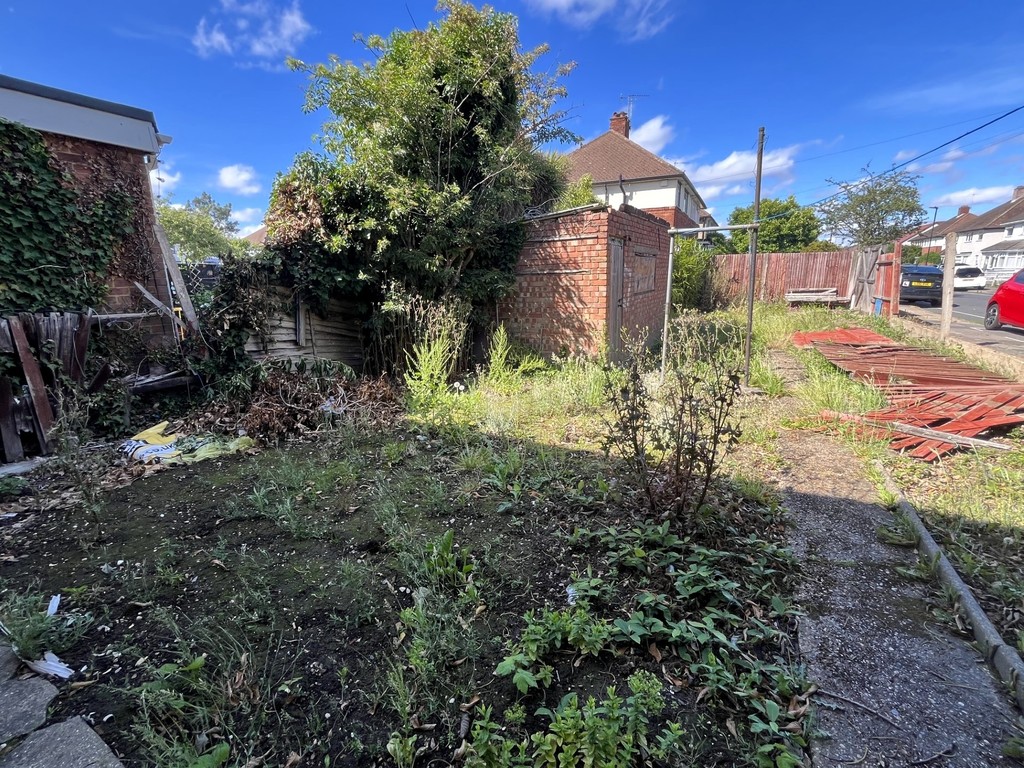 3 bed semi-detached house for sale in York Way, Feltham 17