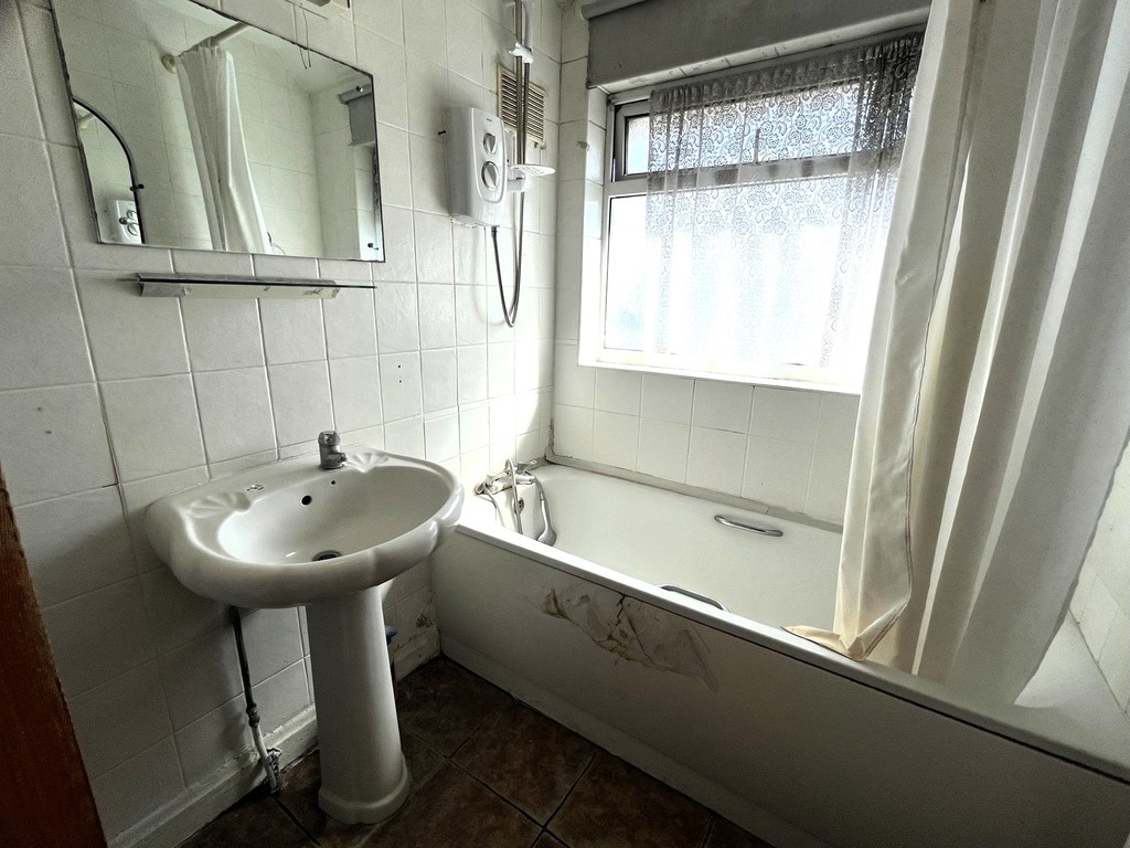 3 bed semi-detached house for sale in York Way, Feltham 13