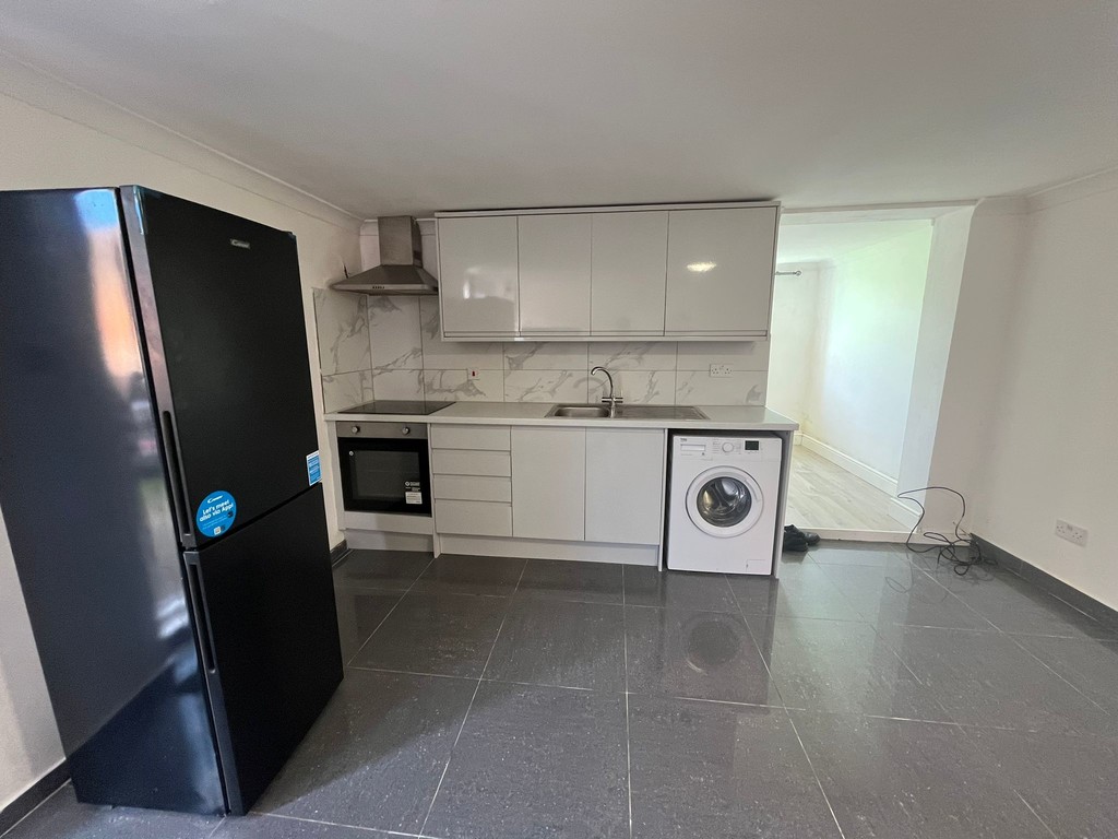 1 bed flat to rent in Oxford Road, Reading  - Property Image 4
