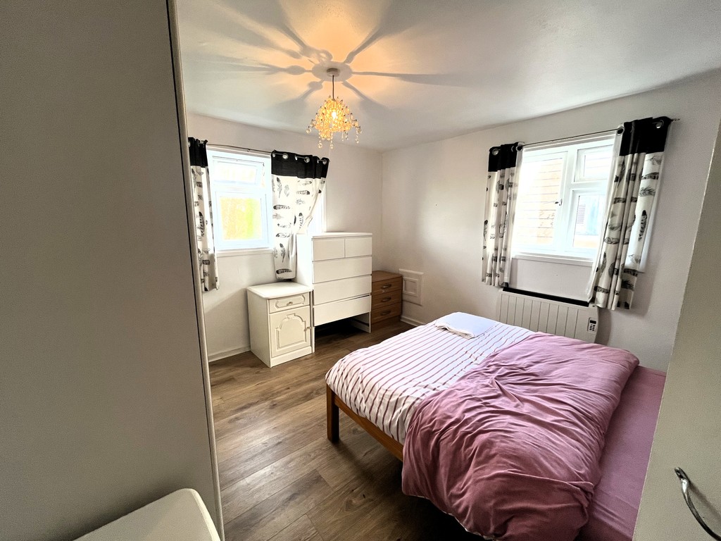 1 bed flat to rent in Pentelow Gardens, Feltham 8