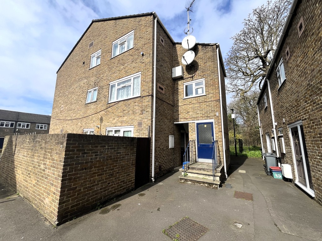 1 bed flat to rent in Pentelow Gardens, Feltham  - Property Image 12