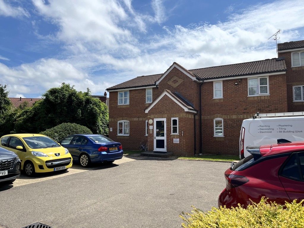 2 bed apartment to rent in Redford Close, Feltham 14