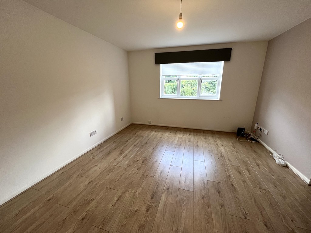 2 bed apartment to rent in Redford Close, Feltham - Property Image 1