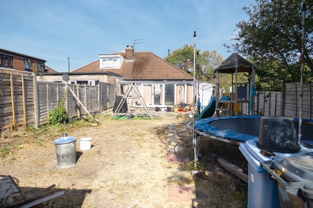 3 bed detached bungalow for sale in 276 Hatton Cross 10