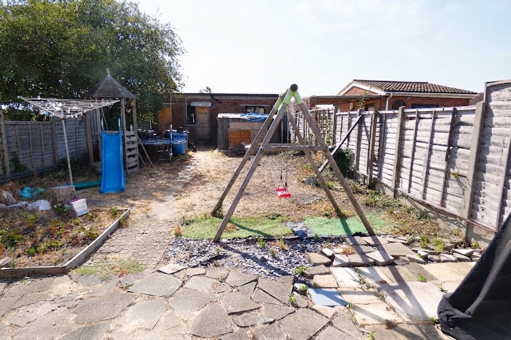 3 bed detached bungalow for sale in 276 Hatton Cross  - Property Image 12