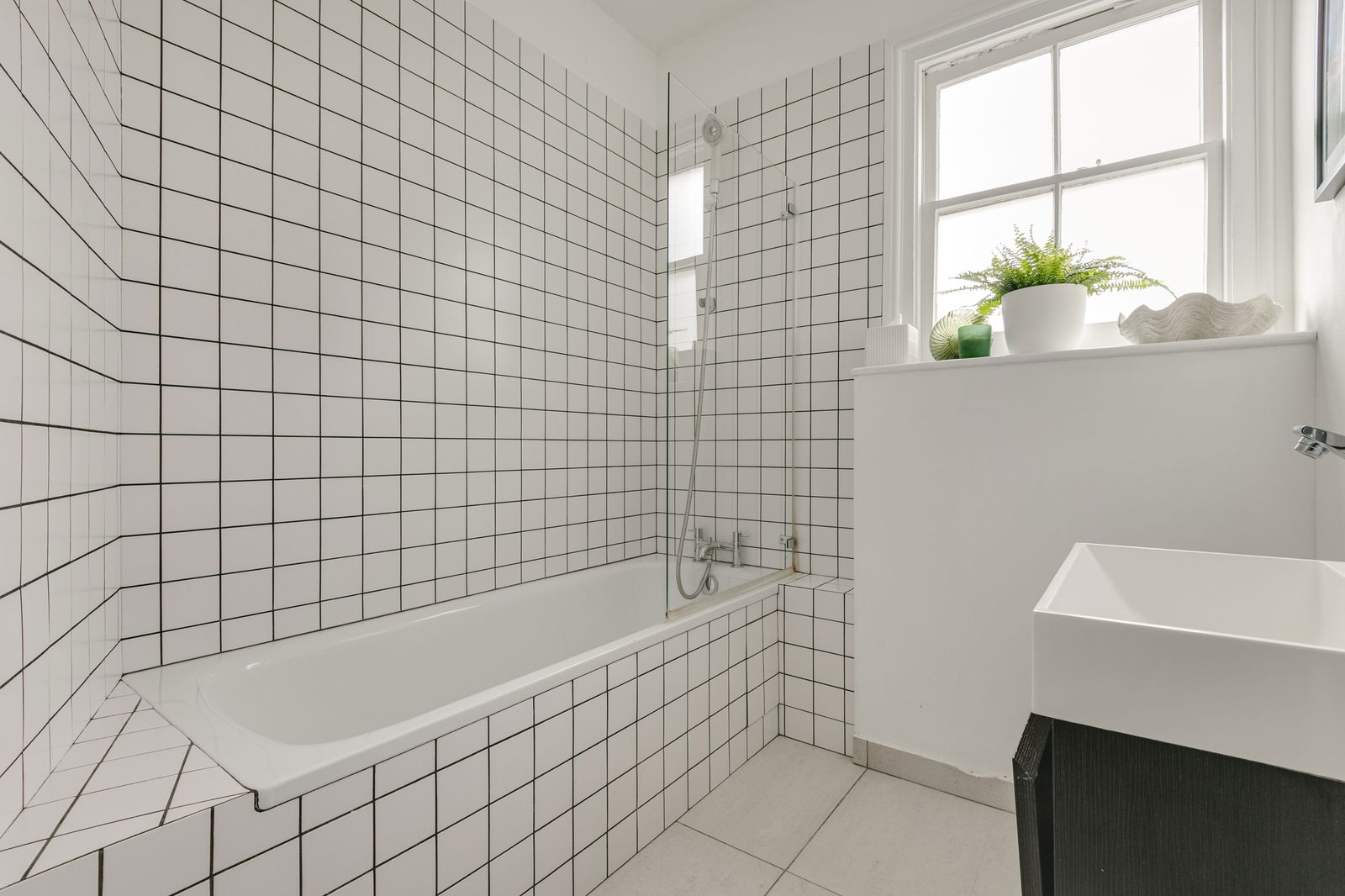 5 bed terraced house for sale in Lutwyche Road, London, SE6 4EP  - Property Image 19