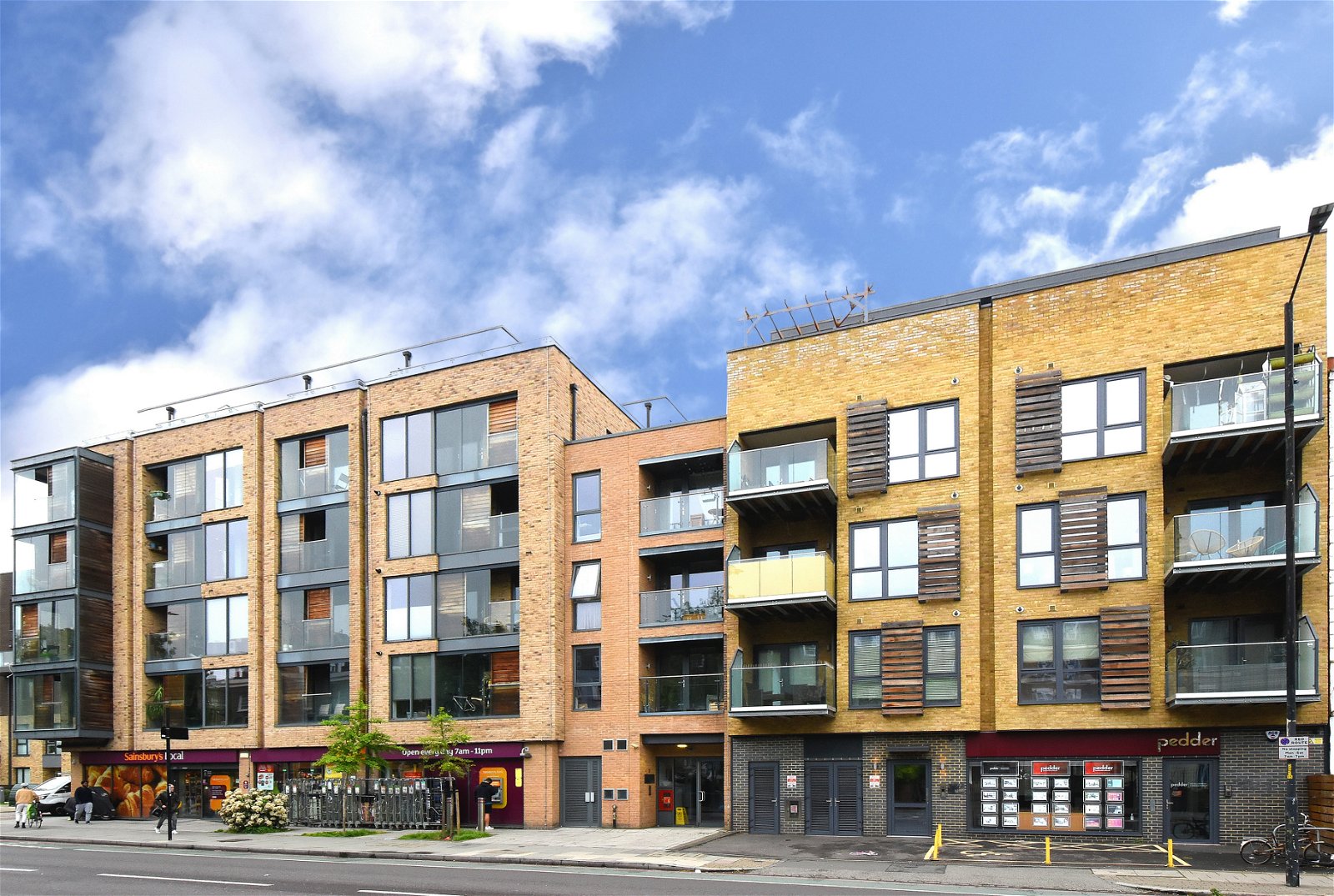 2 bed apartment to rent in Queens Road, Peckham, SE15 2EZ - Property Image 1