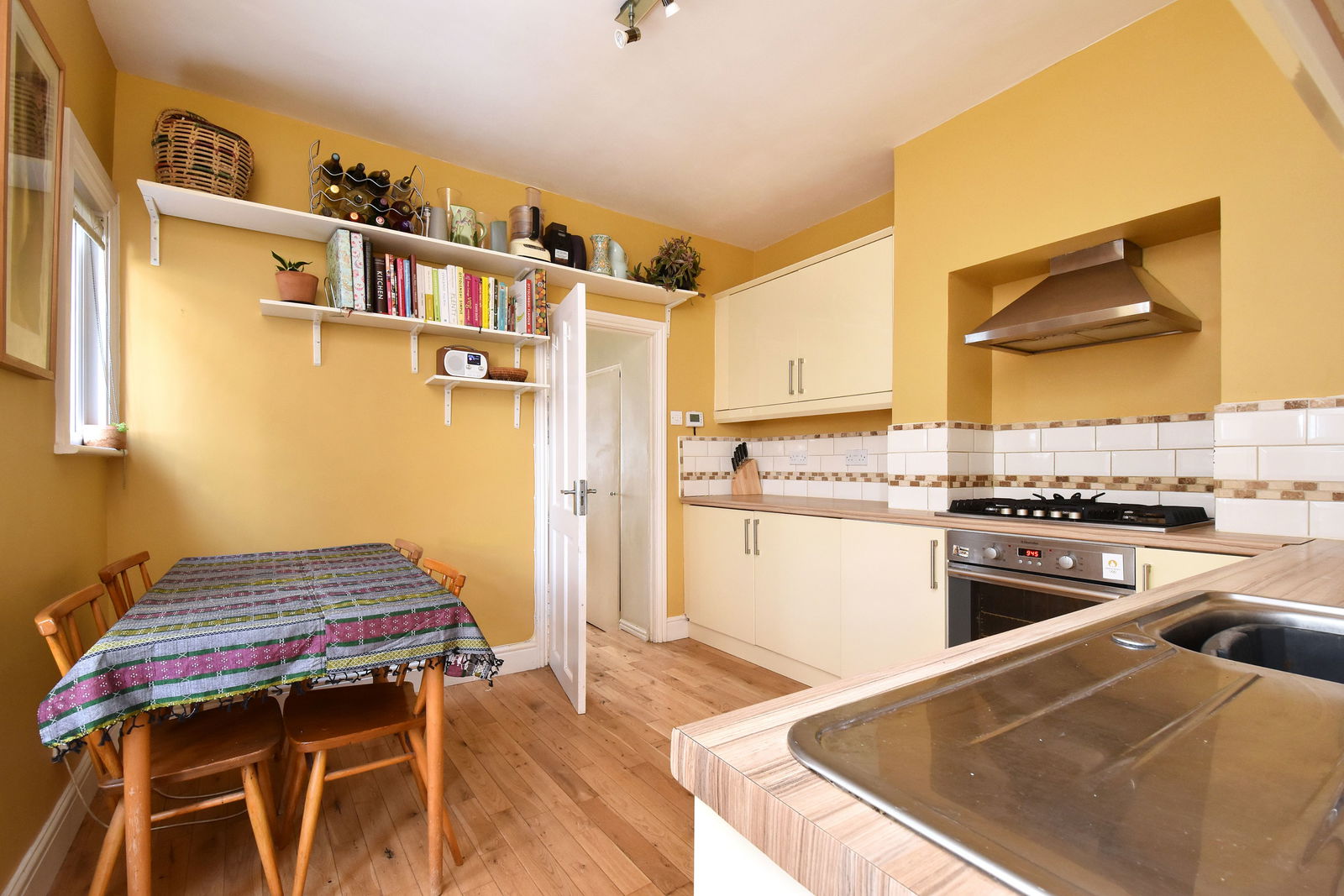 1 bed ground floor flat to rent in Farren Road, Forest Hill, London, SE23 2EA  - Property Image 6