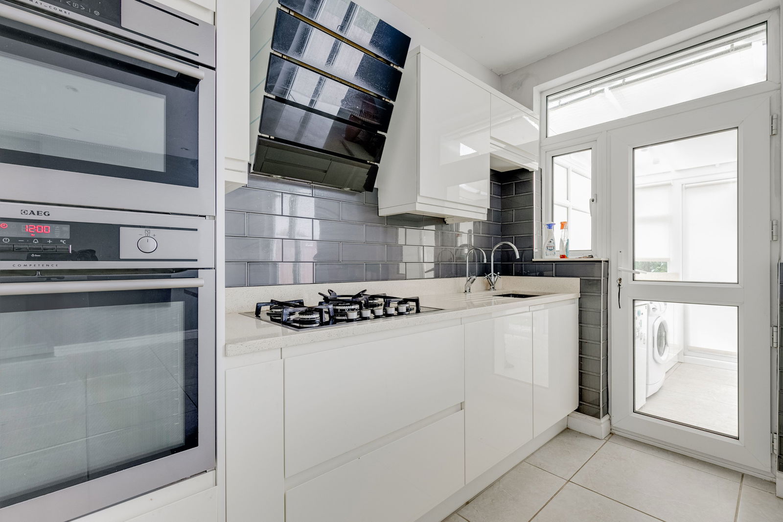 4 bed terraced house for sale in Hawkesfield Road, London, SE23 2TL  - Property Image 6