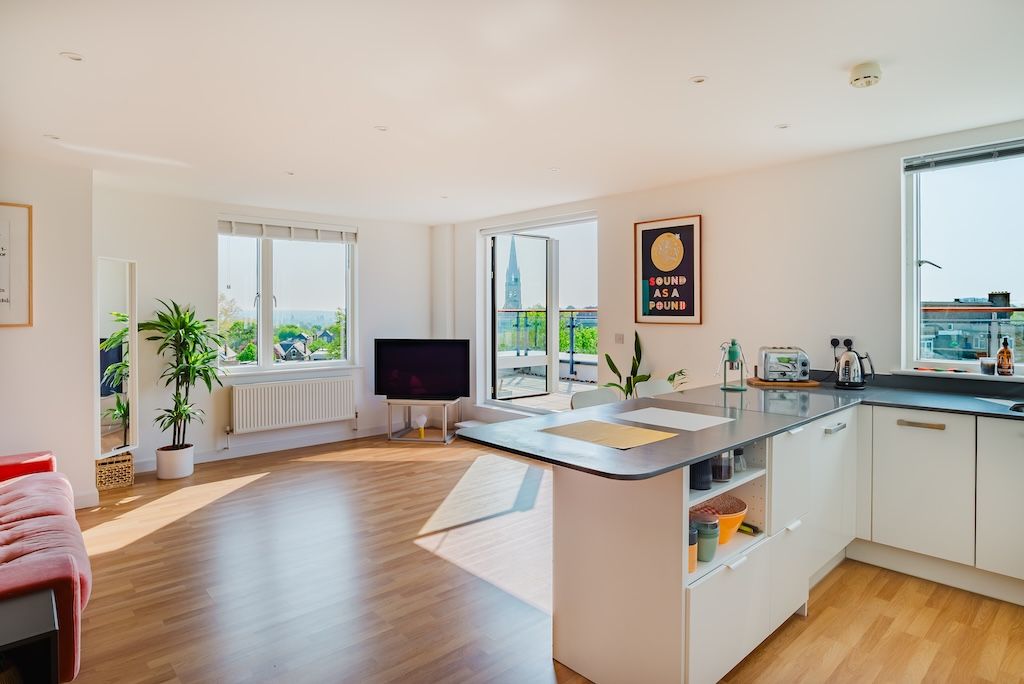 2 bed penthouse for sale in Perry Vale, London, SE23 2AR - Property Image 1