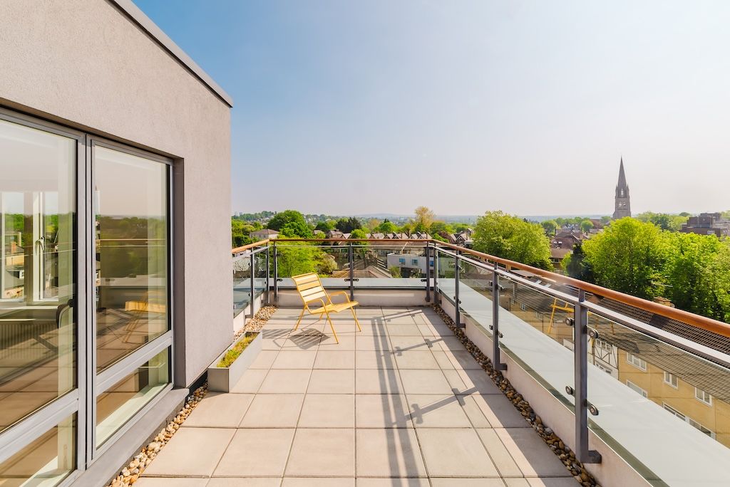 2 bed penthouse for sale in Perry Vale, London, SE23 2AR