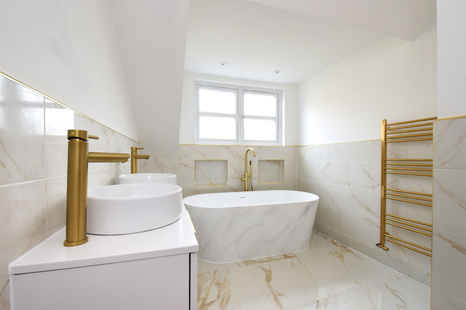 3 bed terraced house for sale in Blythe Hill Lane, London, SE6 4UH  - Property Image 8