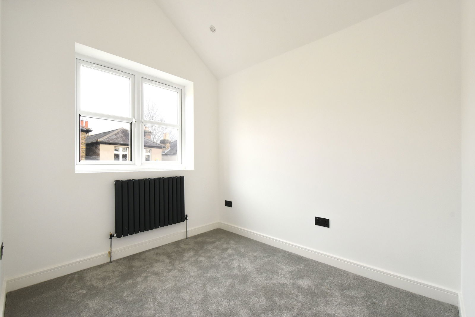 3 bed terraced house for sale in Blythe Hill Lane, London, SE6 4UH  - Property Image 6