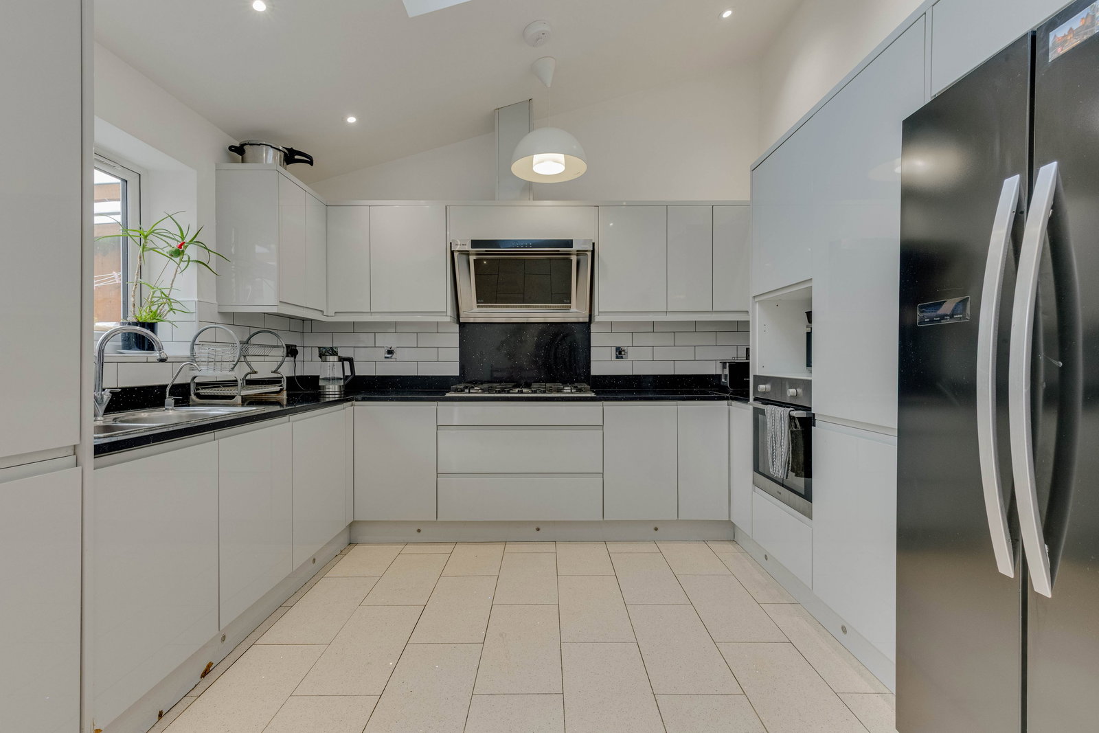 4 bed terraced house for sale in Sandstone Road, London, SE12 0UU  - Property Image 4