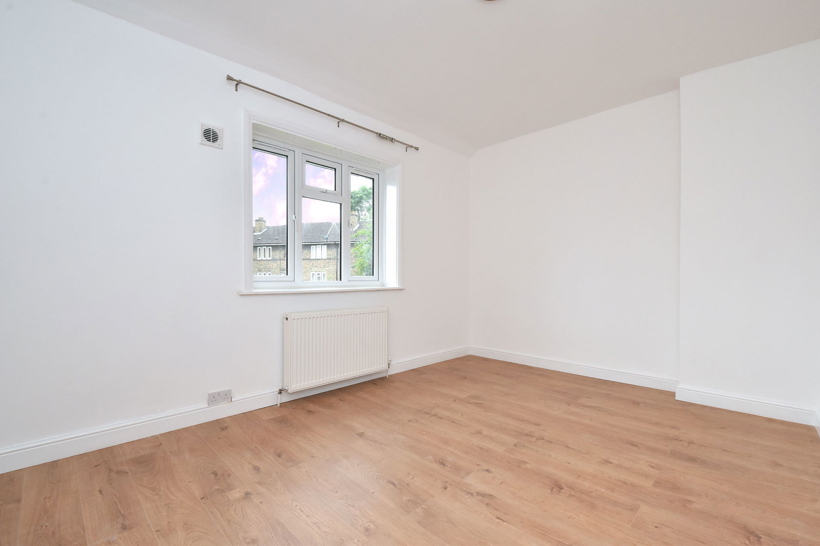 2 bed terraced house to rent in Playgreen Way, London, SE6 3HR  - Property Image 7