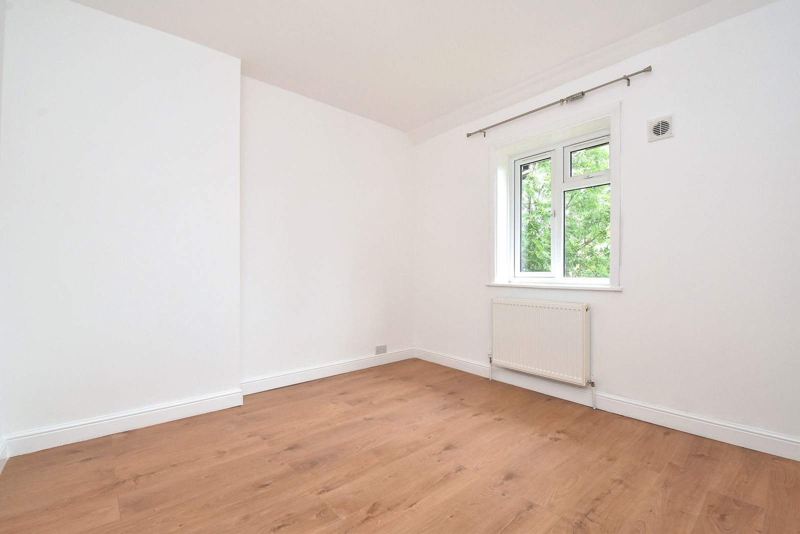2 bed terraced house to rent in Playgreen Way, London, SE6 3HR  - Property Image 6